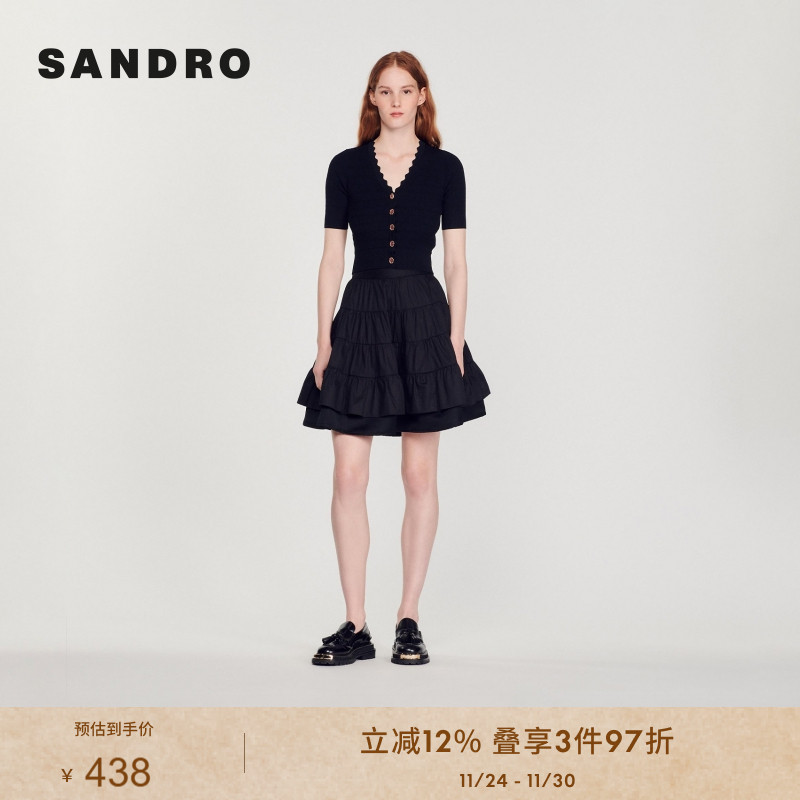 波浪V领时尚修身针织上衣