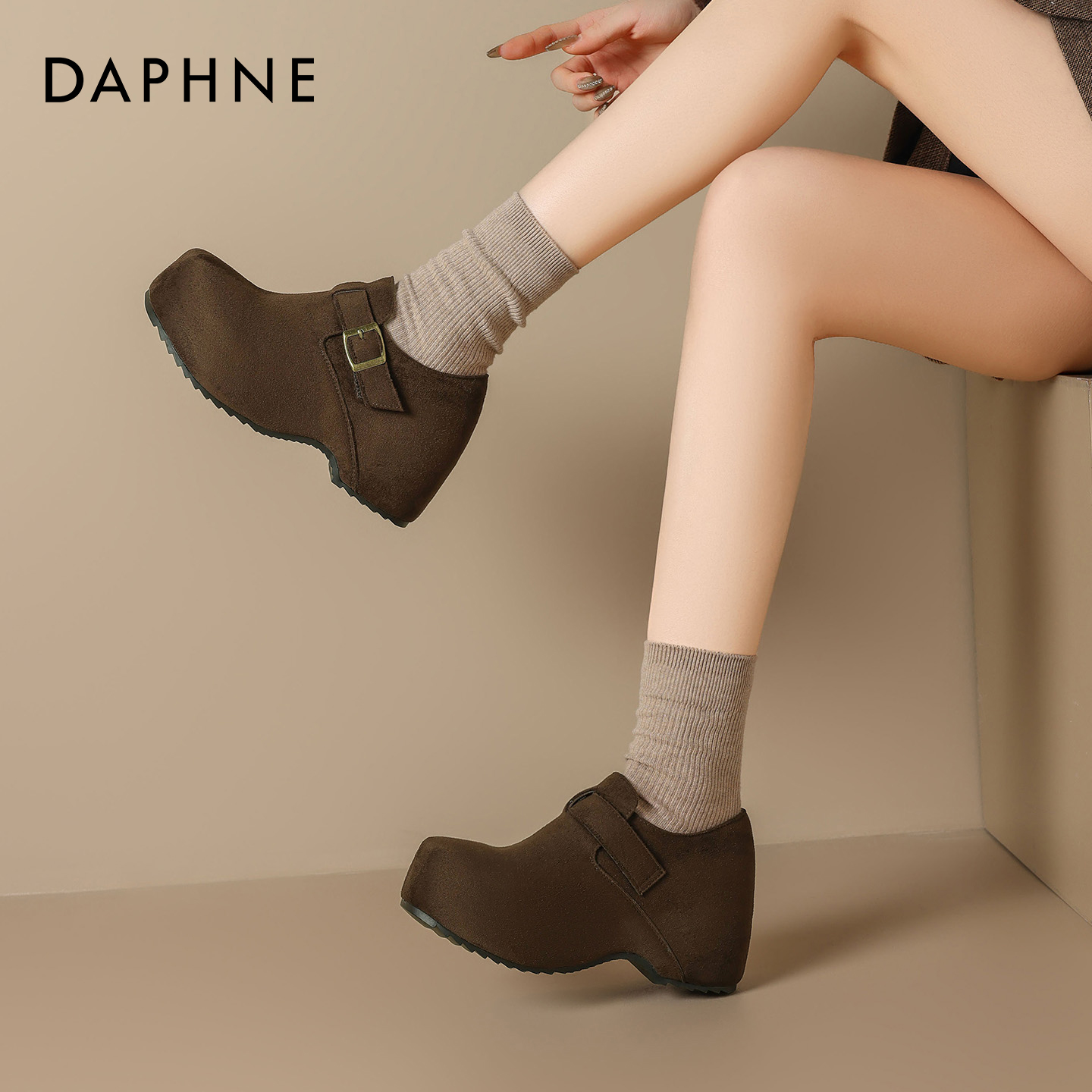 达芙妮复古厚底勃肯鞋女