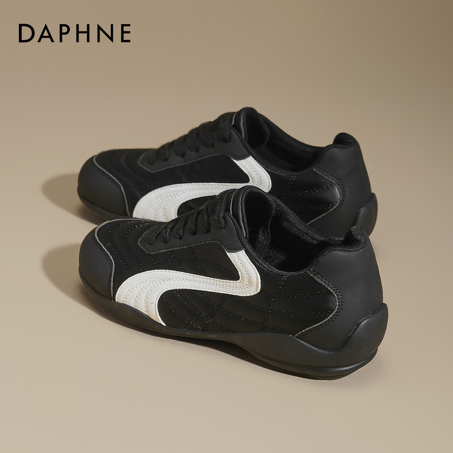 达芙妮黑色德训鞋女2026春季新款超火厚底运动鞋不累脚休闲鞋板鞋,女鞋,时尚休闲鞋,淘宝优惠券,粉丝福利购,淘宝优惠卷