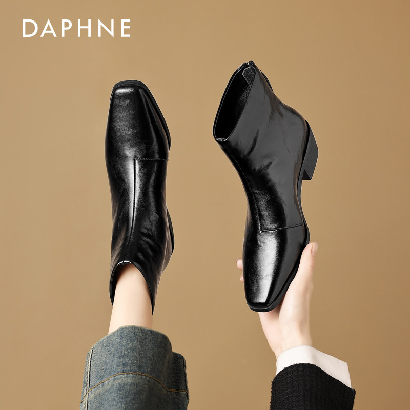 达芙妮短靴女款2026新款尖头春季春款粗跟靴子黑色踝靴中跟马丁靴