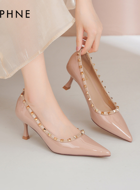 达芙妮铆钉高跟鞋女气质高级不累脚通勤女鞋2025新款尖头裸色单鞋