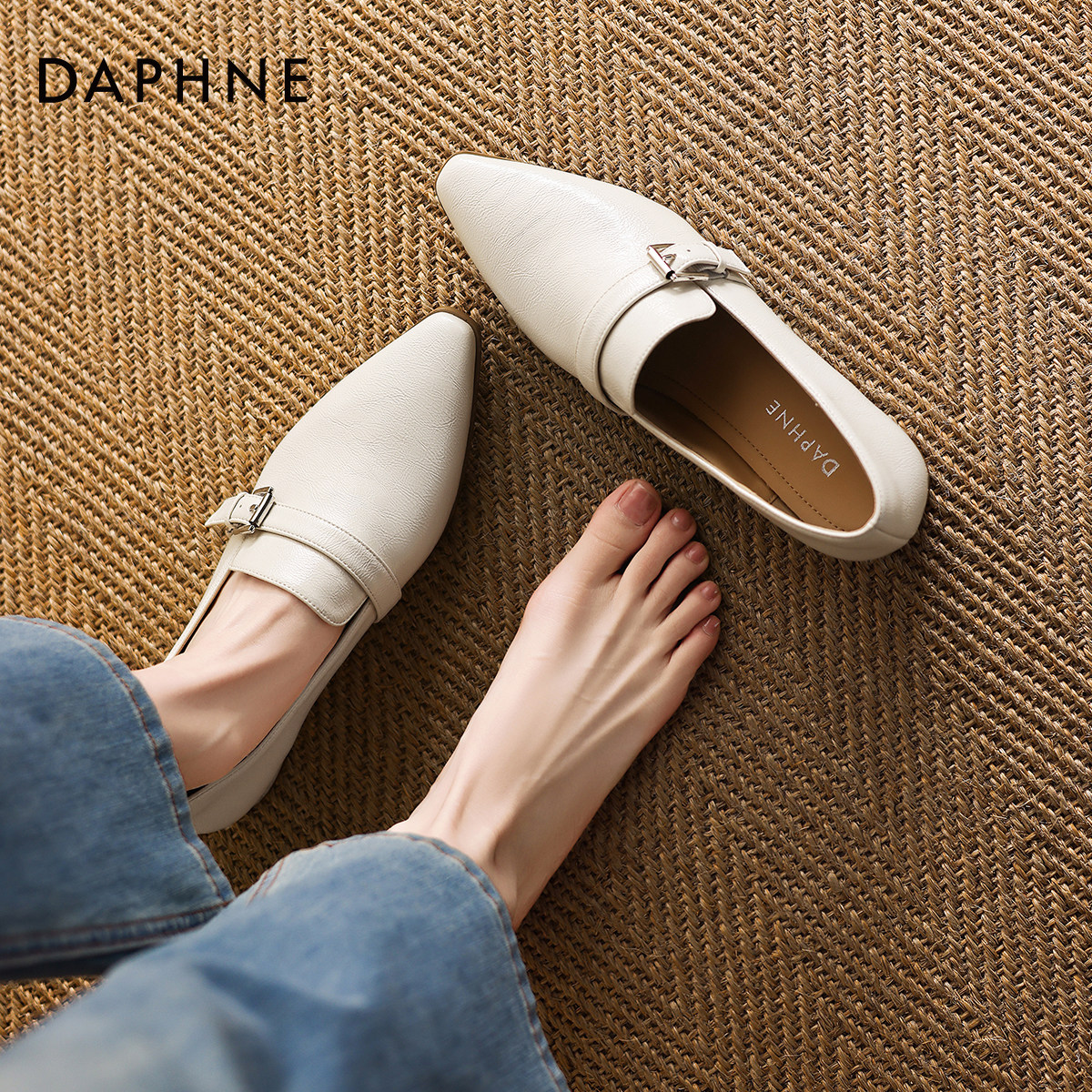 达芙妮尖头乐福鞋女款2026新款春季英伦风小皮鞋一脚蹬豆豆鞋单鞋