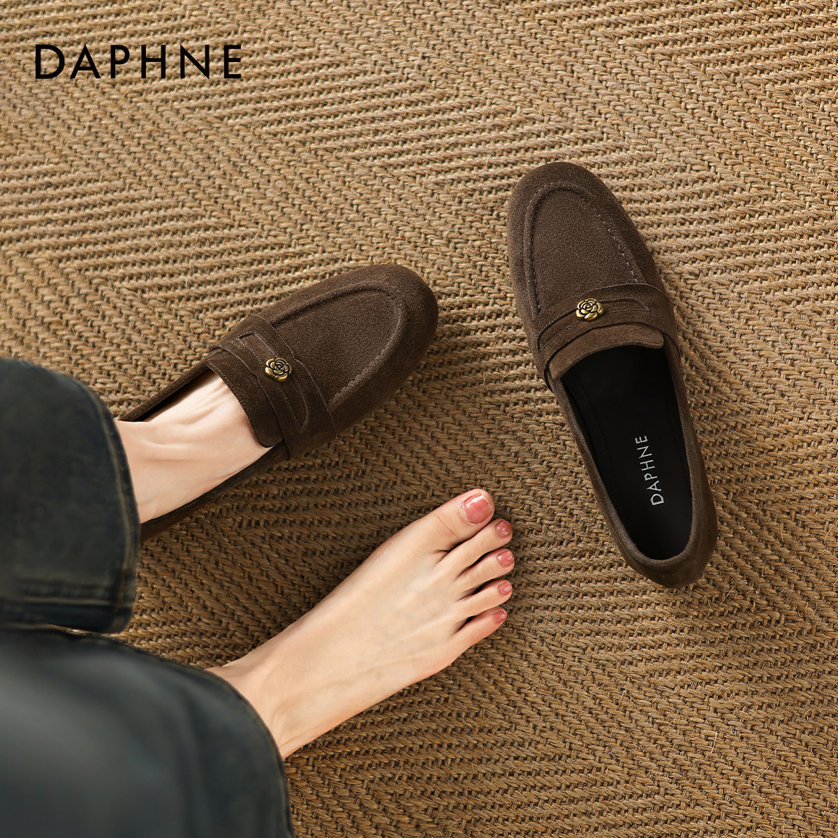 达芙妮老钱风乐福鞋女2026春季新款山茶花通勤工作鞋一脚蹬豆豆鞋