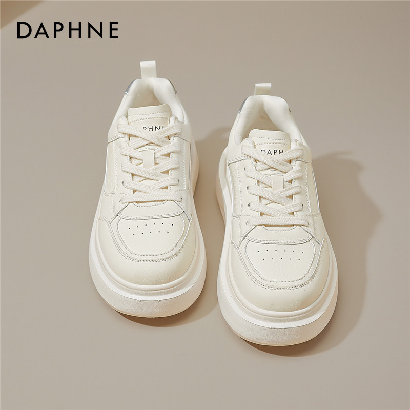 达芙妮厚底板鞋女2026新款软不累脚休闲百搭小白鞋增高运动松糕鞋
