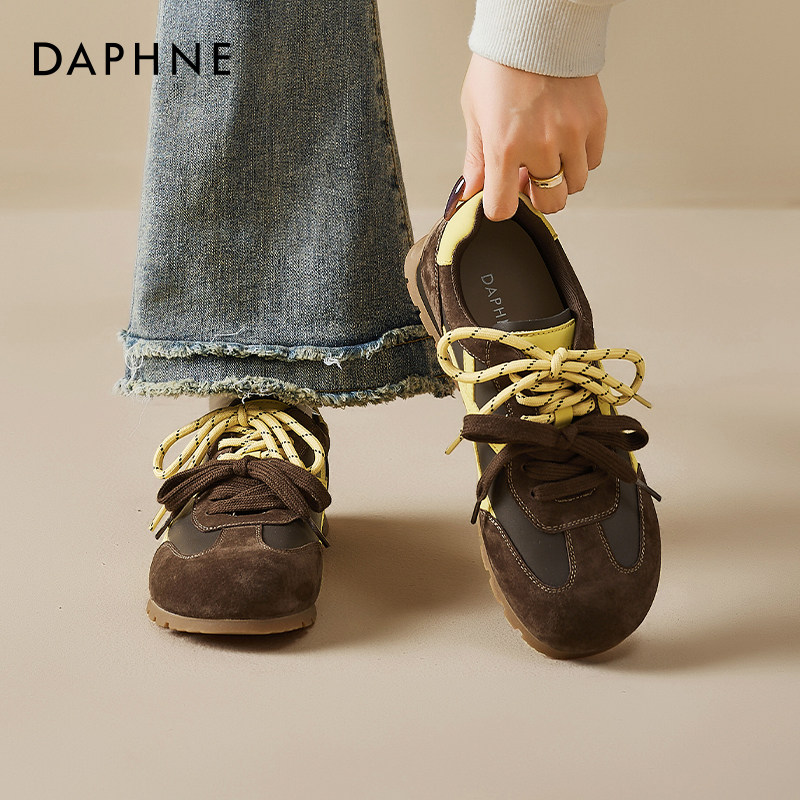 达芙妮复古芭蕾德训鞋女2025超火新款秋冬棕色百搭休闲运动鞋爆款,女鞋,时尚休闲鞋,淘宝优惠券,粉丝福利购,淘宝优惠卷