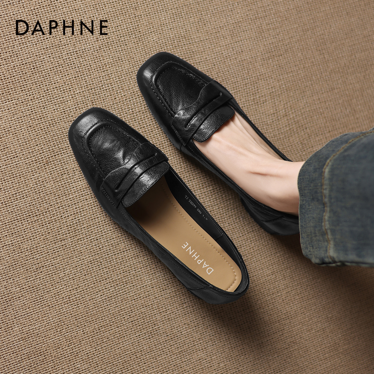 达芙妮黑色羊皮单鞋女粗跟乐福鞋