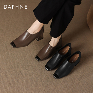 达芙妮粗跟深口单鞋女2026冬季新款法式小皮鞋秋冬通勤方头高跟鞋