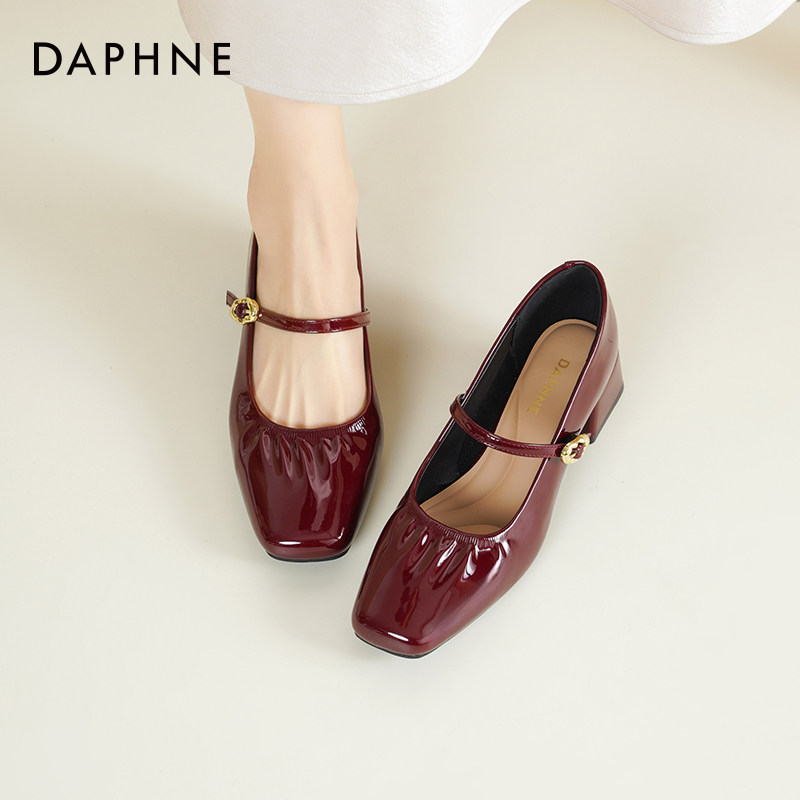 达芙妮红色玛丽珍鞋女2026新款春季法式复古小皮鞋一字带浅口单鞋