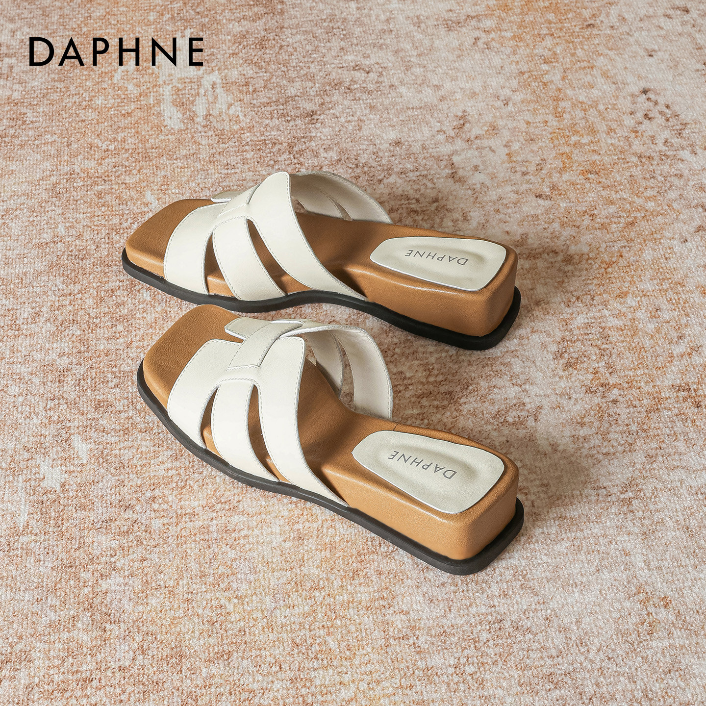 达芙妮厚底一字拖女夏外穿2026新款凉鞋复古编织配裙子软底凉拖鞋