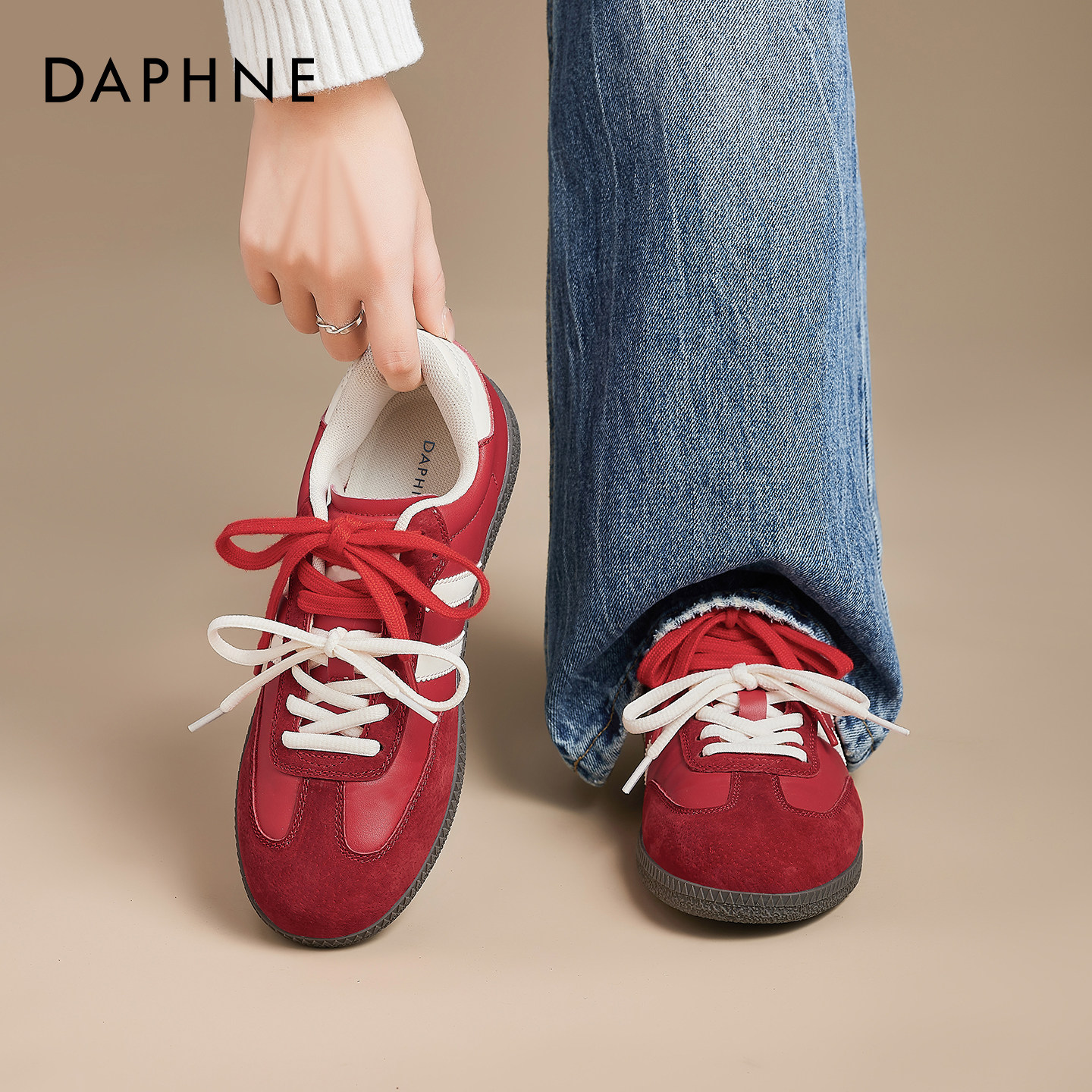 达芙妮红色德训鞋女2026新款春季平底本命年婚鞋休闲鞋子运动板鞋,女鞋,时尚休闲鞋,淘宝优惠券,粉丝福利购,淘宝优惠卷