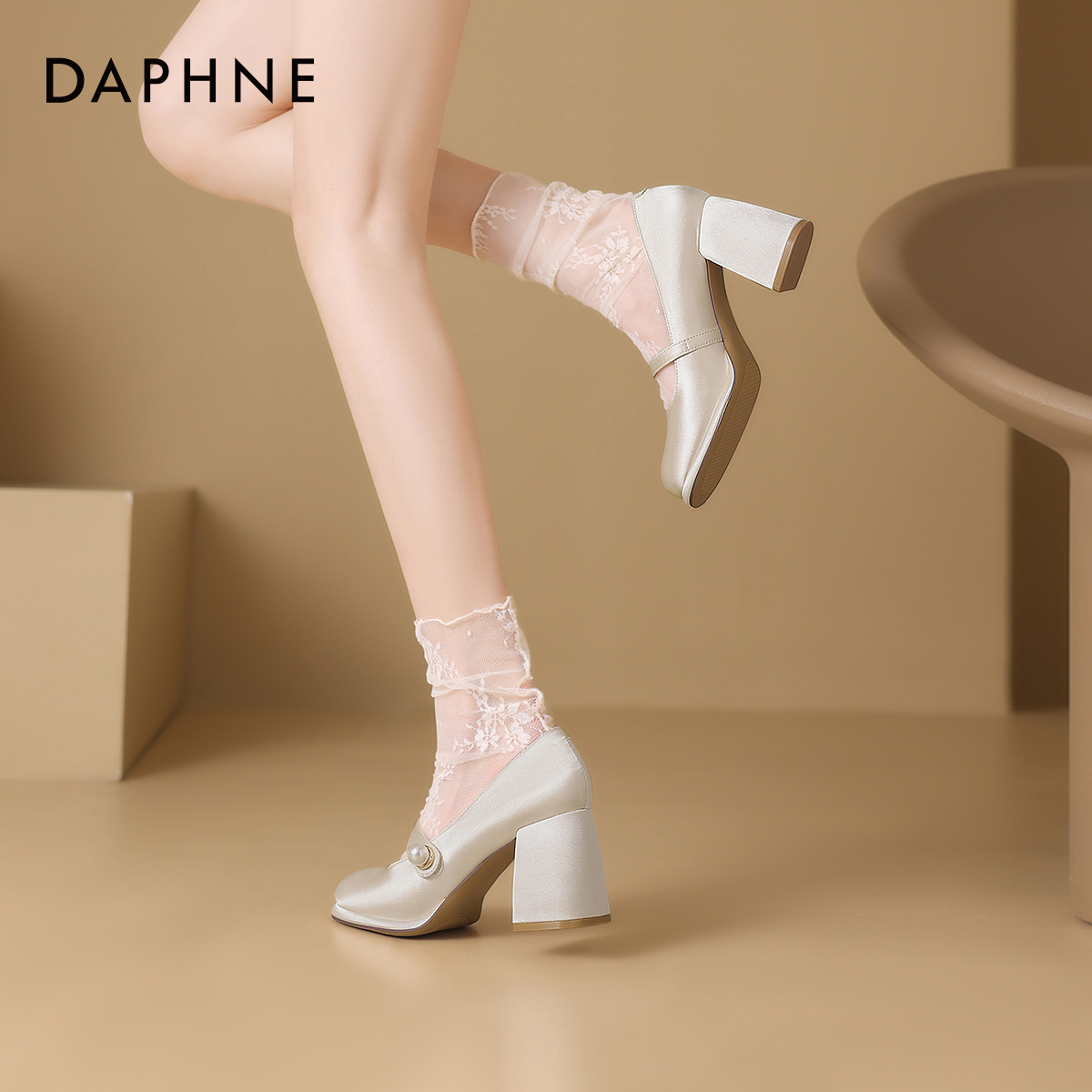 达芙妮新中式玛丽珍高跟鞋婚鞋夏