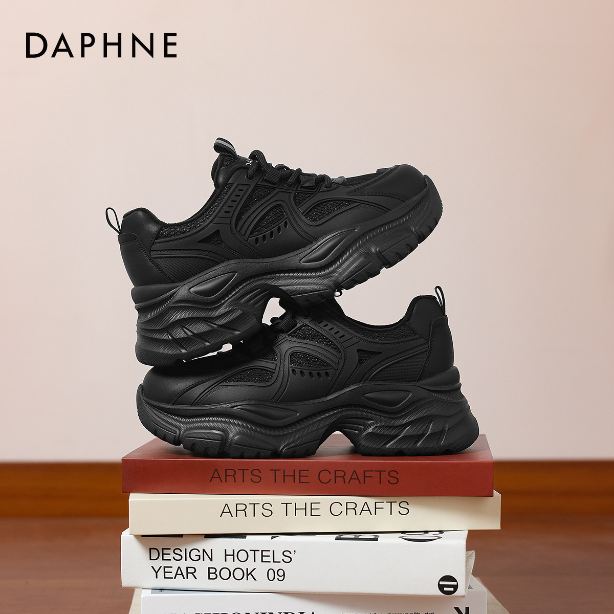 达芙妮厚底休闲鞋女2026年新款冬季加绒增高老爹鞋黑色百搭运动鞋,女鞋,时尚休闲鞋,淘宝优惠券,粉丝福利购,淘宝优惠卷