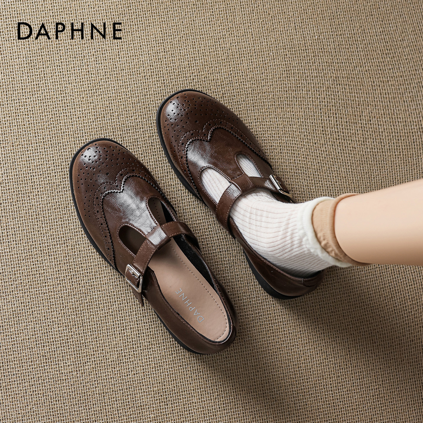 达芙妮棕色乐福鞋女2026新款春季法式玛丽珍通勤单鞋英伦风小皮鞋