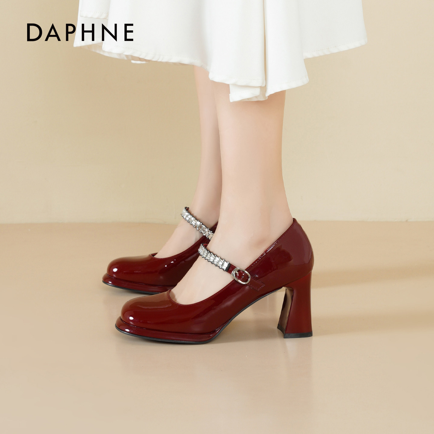 达芙妮红色高跟鞋女2026新款春季法式婚鞋粗跟不累脚单鞋玛丽珍鞋