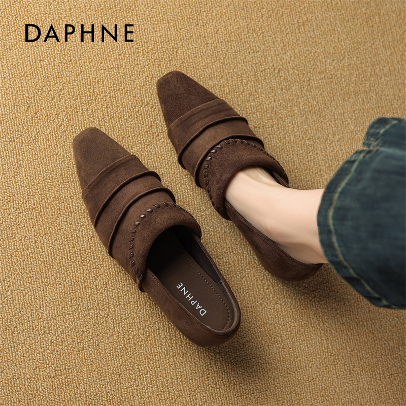 达芙妮低跟单鞋尖头妈妈鞋小皮鞋