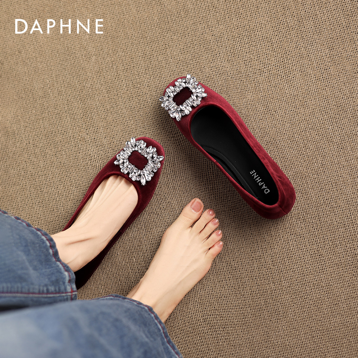 达芙妮法式红色平底单鞋女款2026新款春季瓢鞋女士妈妈鞋水钻婚鞋,女鞋,浅口单鞋,淘宝优惠券,粉丝福利购,淘宝优惠卷