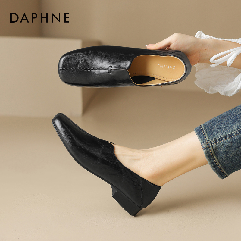 达芙妮通勤单鞋女深口通勤乐福鞋