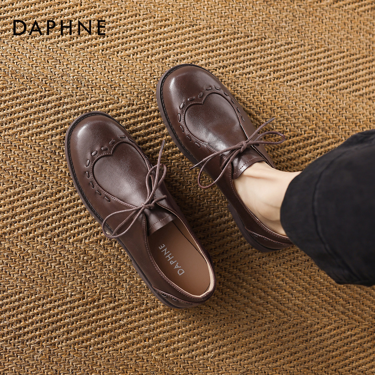 达芙妮复古英伦小皮鞋乐福鞋2026新款春季厚底系带通勤布洛克单鞋