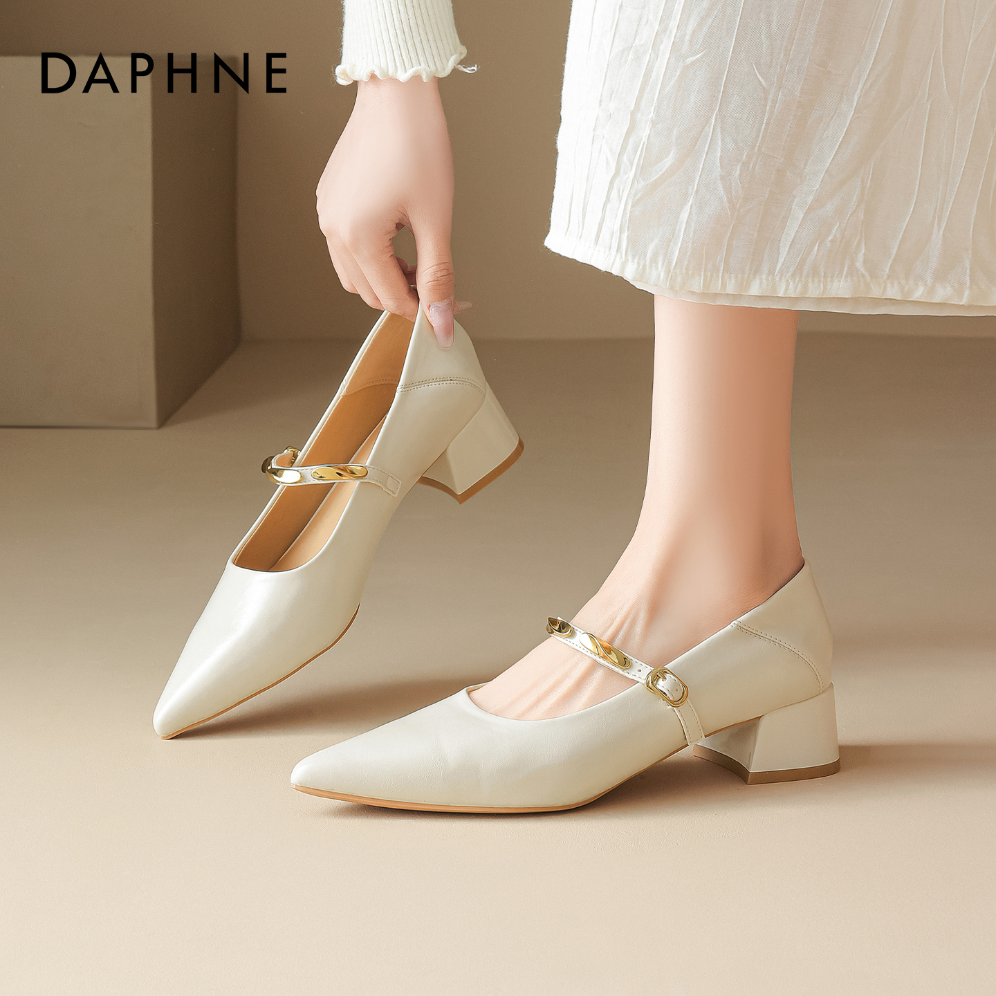 达芙妮玛丽珍鞋女尖头粗跟高跟鞋