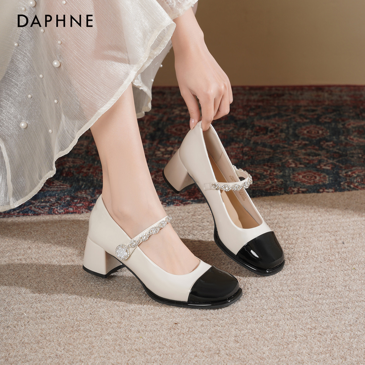 达芙妮小香风玛丽珍鞋女2026新款春季法式小皮鞋粗跟单鞋高跟鞋女