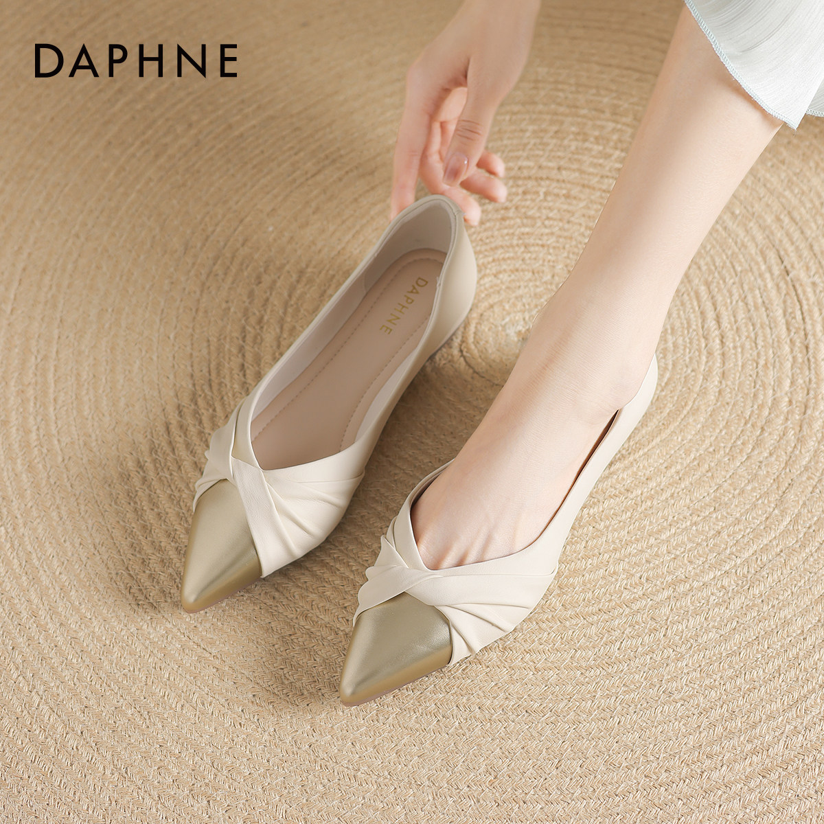 达芙妮平底单鞋女款伴娘鞋婚鞋2026新款春季玛丽珍女鞋尖头小皮鞋,女鞋,浅口单鞋,淘宝优惠券,粉丝福利购,淘宝优惠卷