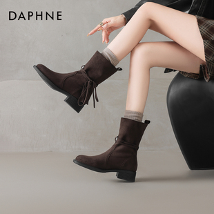 达芙妮棕色靴子女2025新款 秋冬加绒美拉德流苏马丁靴瘦瘦高跟短靴