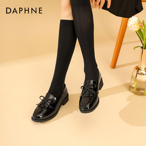 达芙妮百搭浅口小皮鞋女