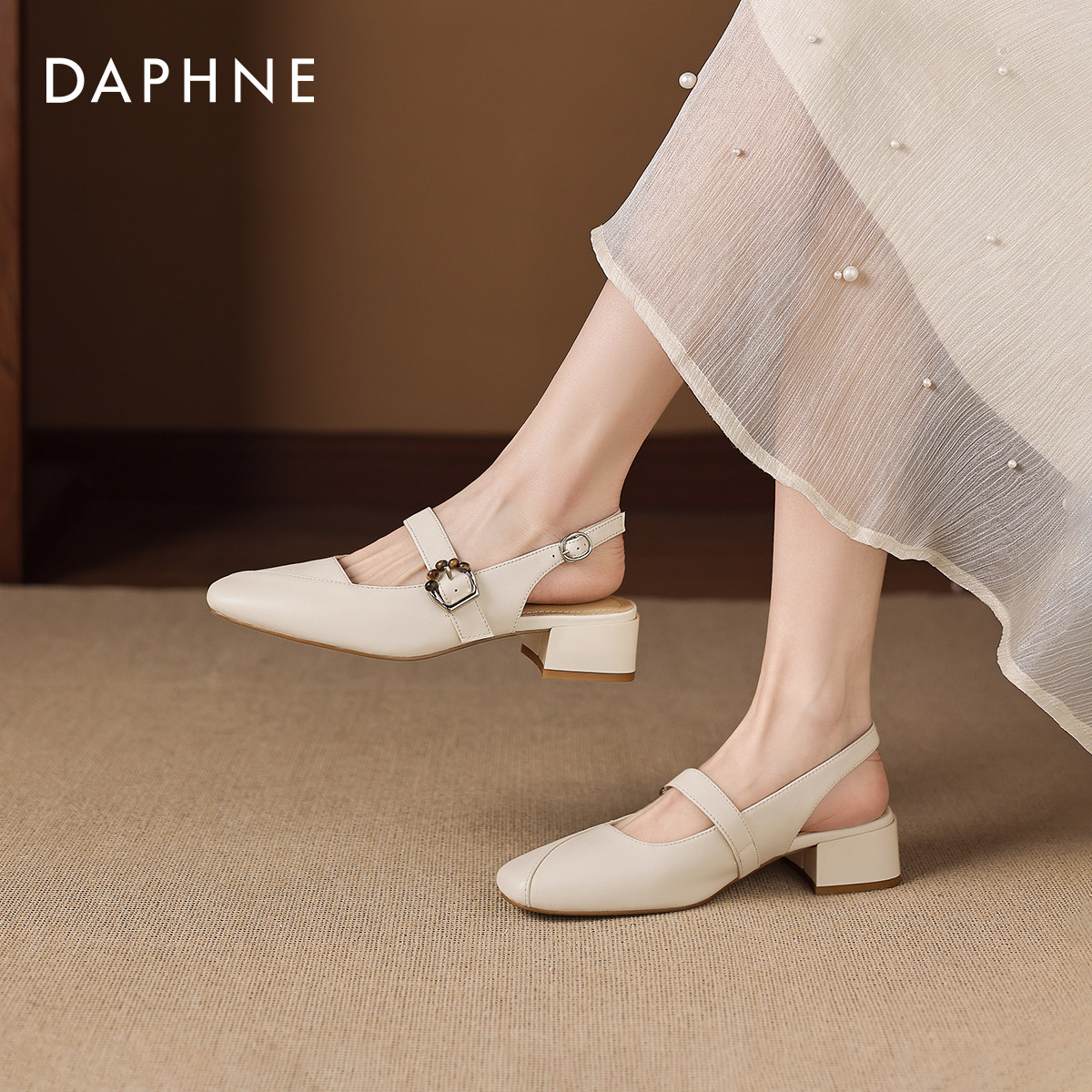 达芙妮高跟凉鞋女款夏季2026新款巨好看凉单鞋包头一字带玛丽珍鞋