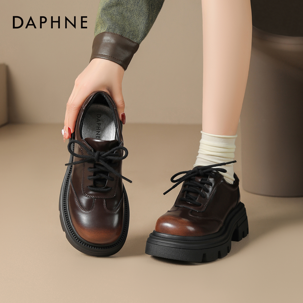 达芙妮厚底乐福鞋女英伦风小皮鞋