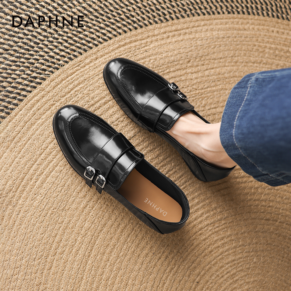 达芙妮新款尖头乐福鞋黑色皮鞋女