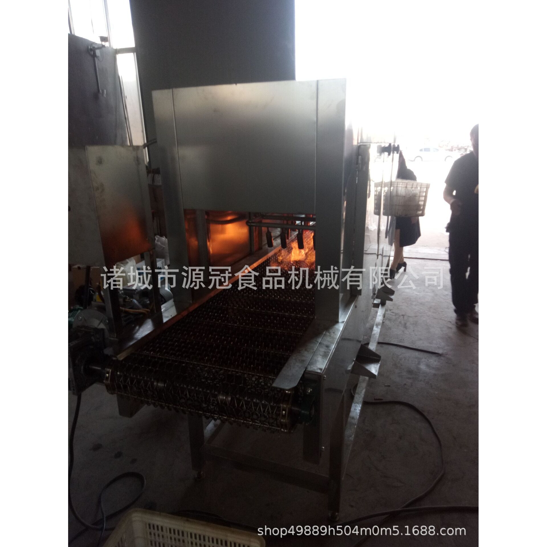 供应猪蹄液化气烧毛机 上下喷火肉类燎毛机 鸡翅烤毛机  源冠定制