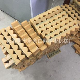 牵引机配件 履带牵引机 阴阳墙角线 橡胶块 塑料管材皮带牵引机