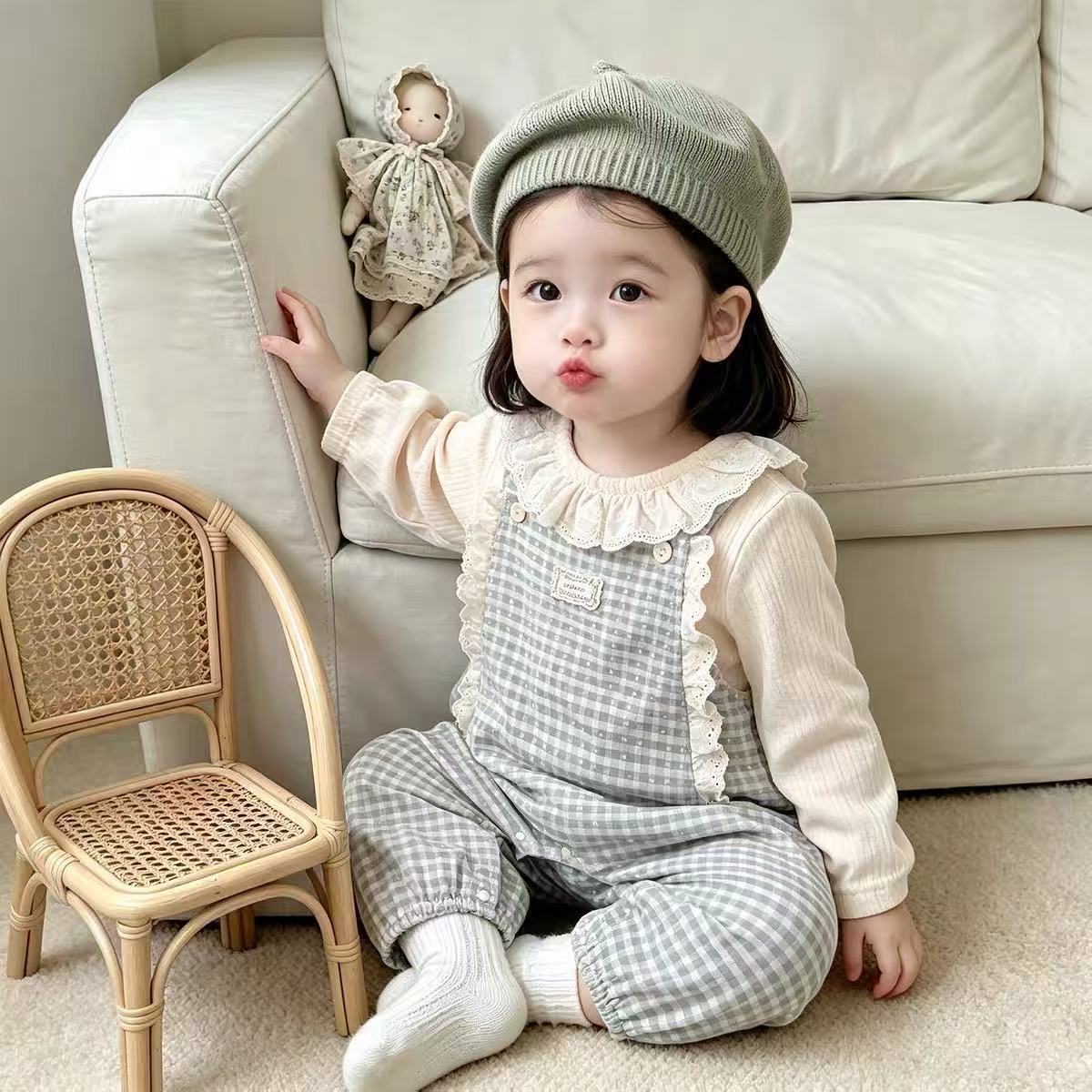 春秋淑女风花边背带裤婴儿衣服
