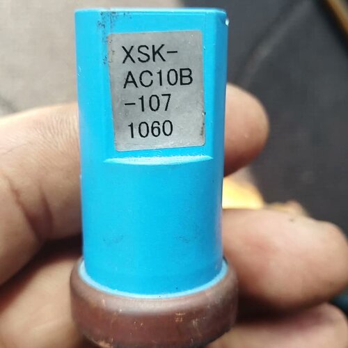 议价日本鹭宫压力传感器XSK-AC10B-1071060，蓝色外