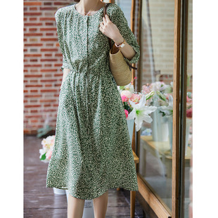 轻薄垂顺年轻显白桑蚕丝中长款 清新绿色连衣裙七分袖 2026夏新款