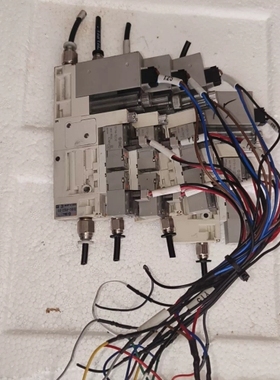 议价出这款SMC品牌的真空发生器采用灰色外壳设计，ZQ1051U