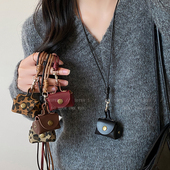 韩系复古皮质豹纹包包吊坠项链女长款 挂脖配饰高级小包挂件毛衣链