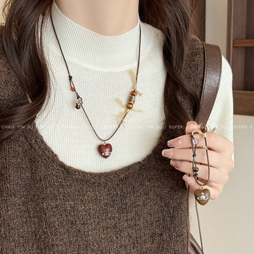 高级感檀木爱心土星球吊坠项链