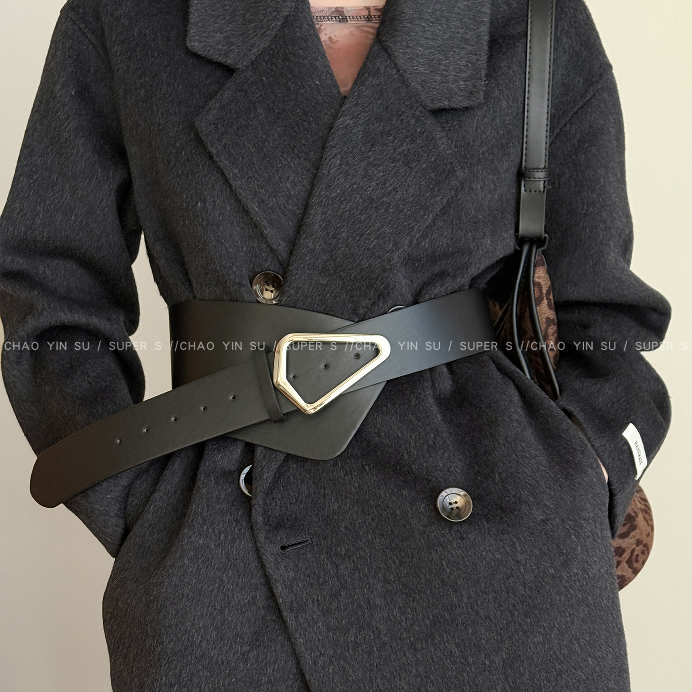 高级感气质黑色皮质金针扣宽腰带