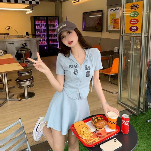 2026夏季设计感小众半身裙两件套