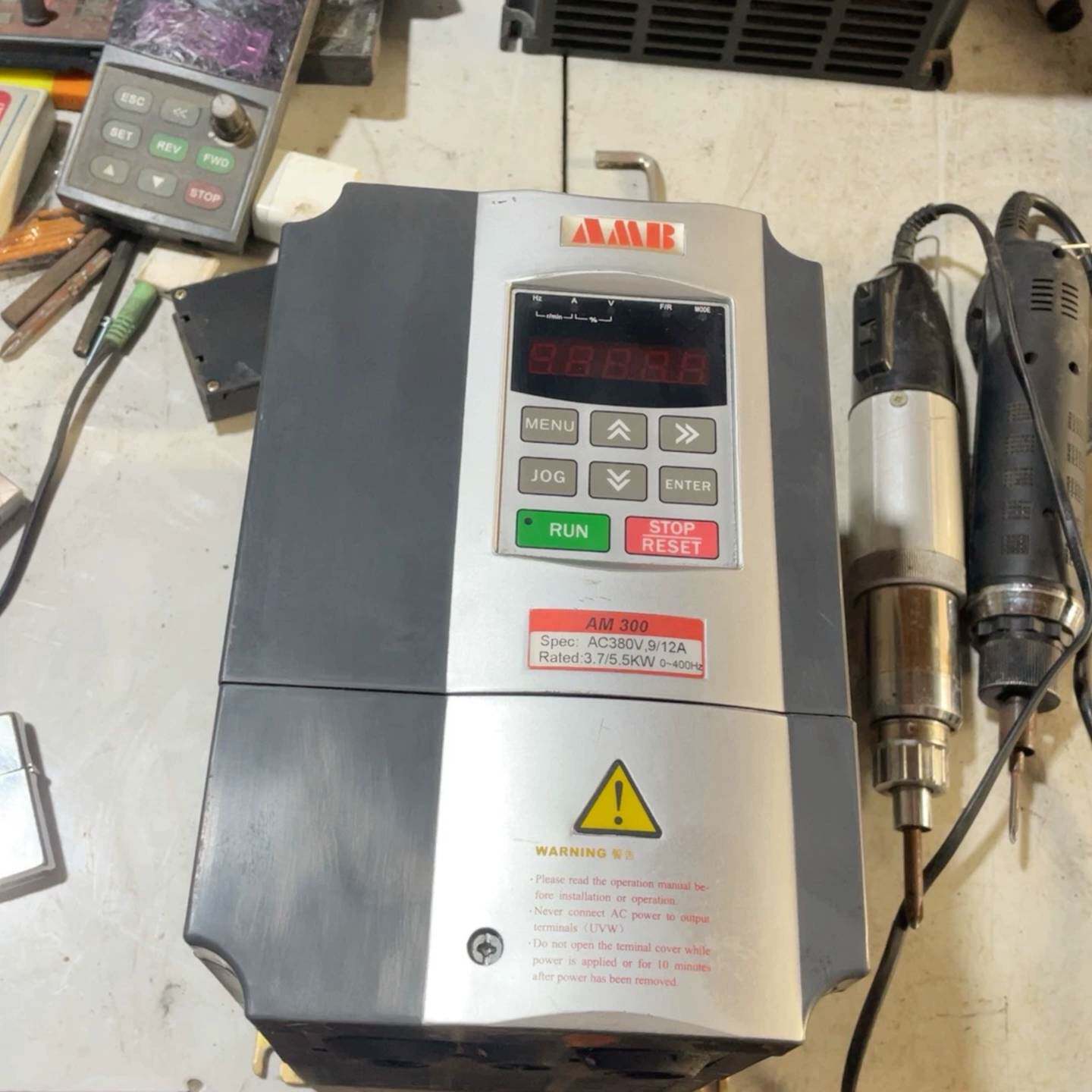 可维修安邦信变频器3.7kw安邦信变频器AM300-3R7G/5R议价