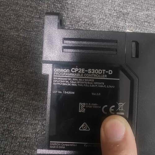 可维修欧姆龙PLC CP2E-S30DT-D，正品，功能完好议价