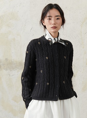 Seams Sense｜秋冬深灰羊毛手工刺绣圆领针织毛衣开衫短外套17109
