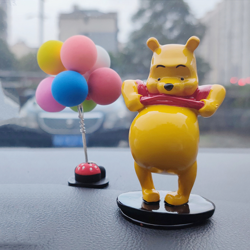 ins汽车摆件维尼熊手办树脂玩偶