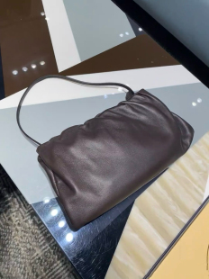 包包女式 小众高级感真皮褶皱云朵包单肩斜挎包手提小方包 2025新款