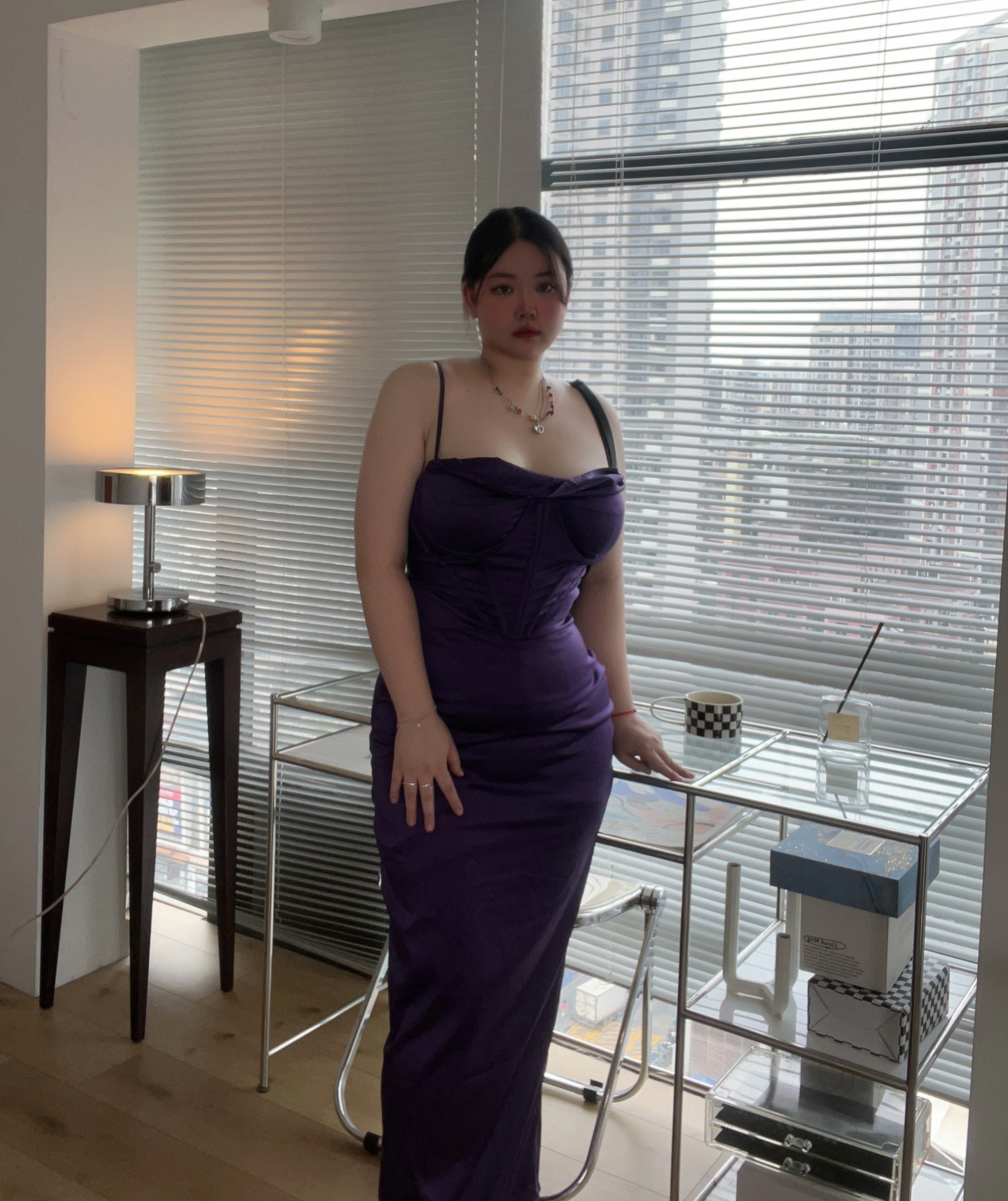 性感包臀裙缎面纯色鱼骨吊带裙