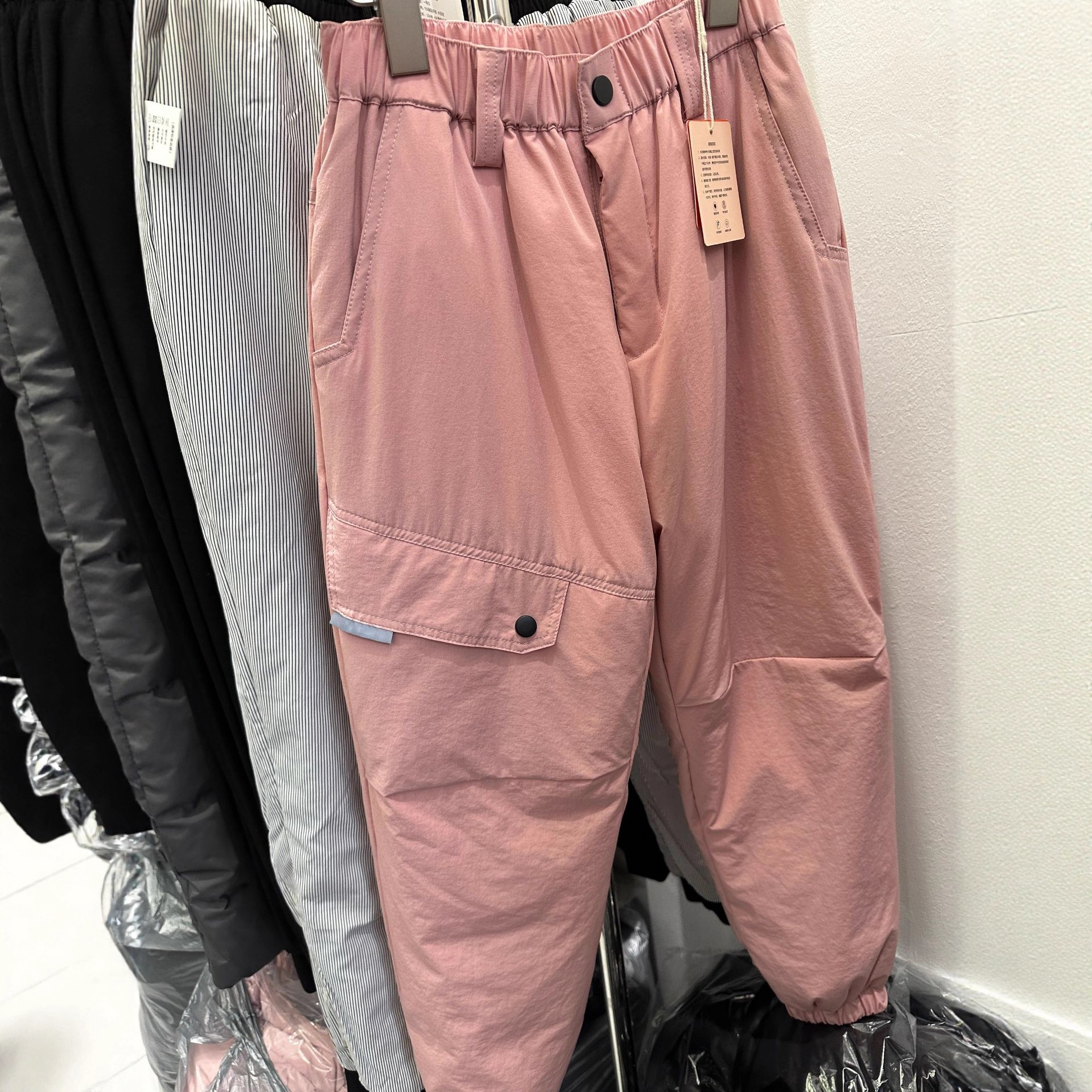 韩版童装2025儿童工装羽绒裤中小童白鸭绒不钻绒北方零下滑雪裤子