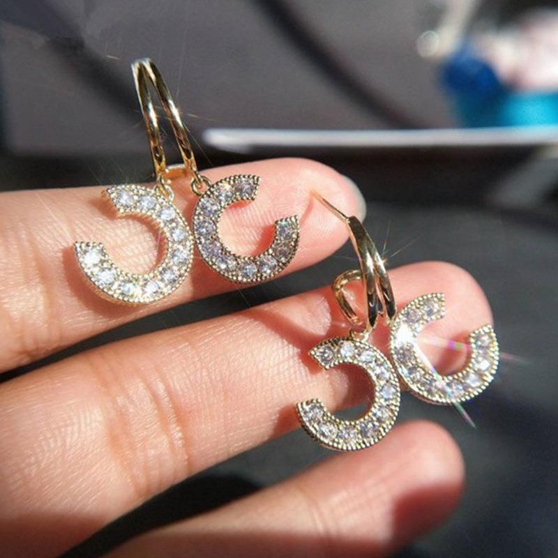 Letter Earrings Elegant High-end Ear Studs Women