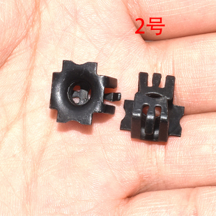 适用五菱730宏光S凯捷宏光PLUS MINI前牌照螺丝母底座牌照铁卡扣