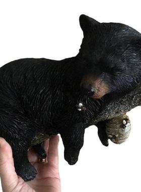 小黑熊在树上午睡 Black Bear Cub Napping 户外花园装饰幼熊摆件